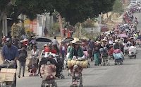 Caravana de 600 migrantes no se rinde pese a segunda onda de calor y llega a Oaxaca