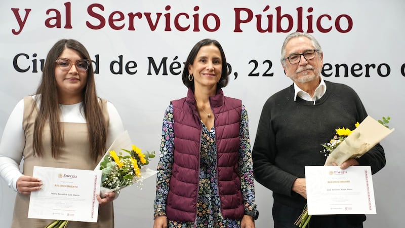 Luz Elena González, titular de SENER, entrega reconocimientos al Servicio Público 2025