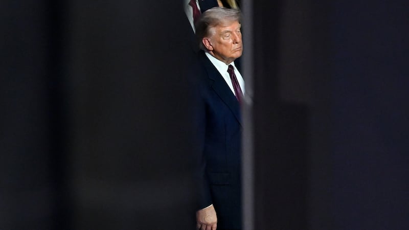 Irán ‘va a recibir una paliza’, advierte Trump por ataque a base de EU