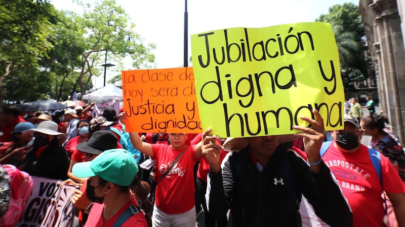 Nueva propuesta a la CNTE: Gobierno plantea una Aseguradora Pública para jubilados del ISSSTE
