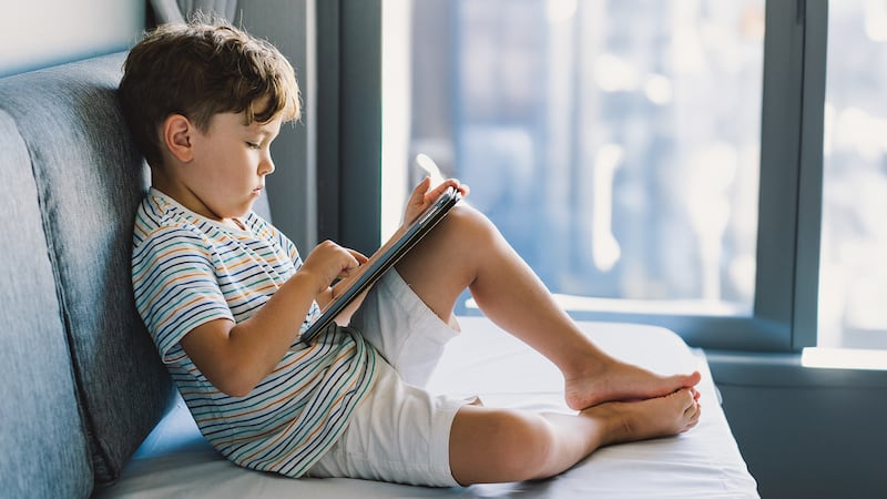 ¿Prohibir a las infancias el uso de redes sociales? Necesaria una legislación en México, dicen especialistas