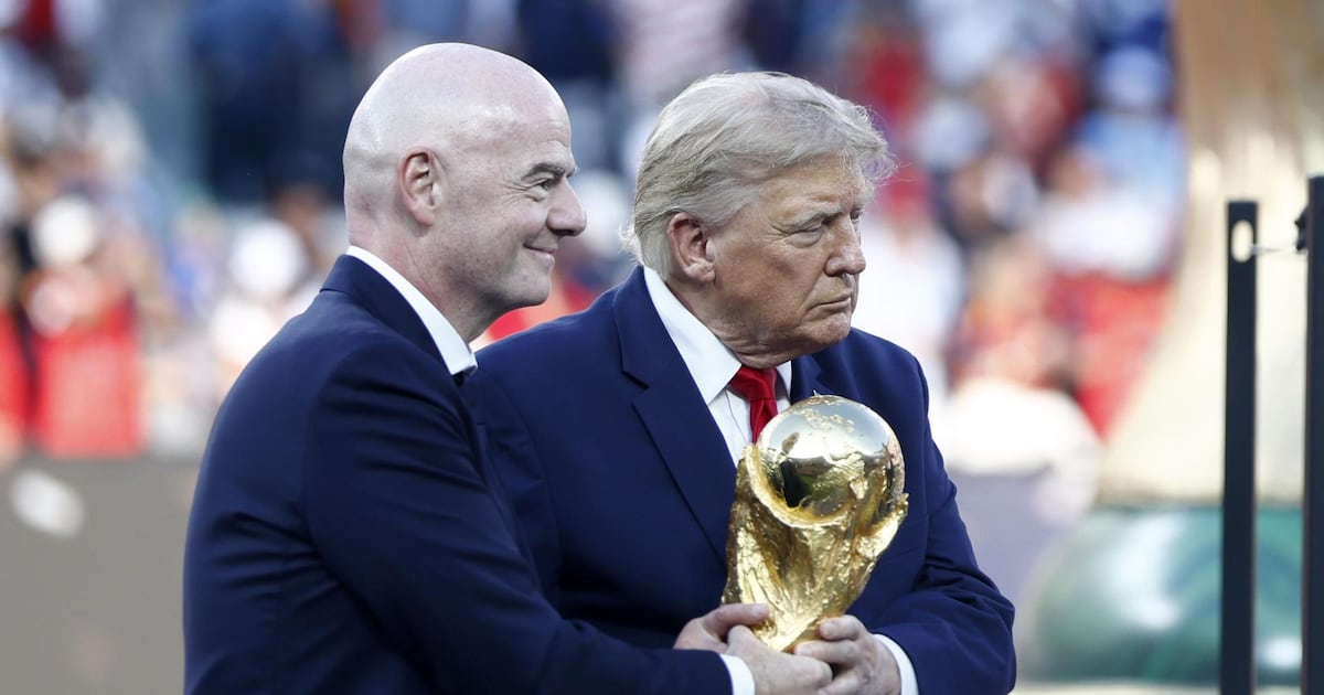 Tarjeta roja a la FIFA