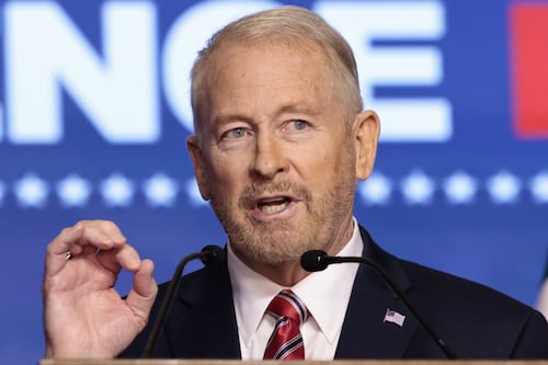 Embajador Johnson lanza advertencia al narco: México y EU van contra toda la red