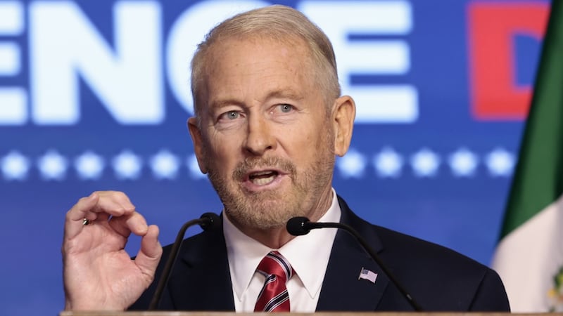 Embajador Johnson lanza advertencia al narco: México y EU van contra toda la red