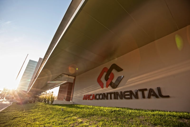 Arca Continental ‘abre la chequera’ a México: Invertirá 18 mil 500 mdd en 2026 para expandir operaciones