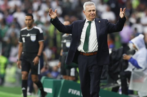 Aguirre revela qué pasó en el vestidor de México tras la derrota: ‘Le di un abrazo a cada uno’