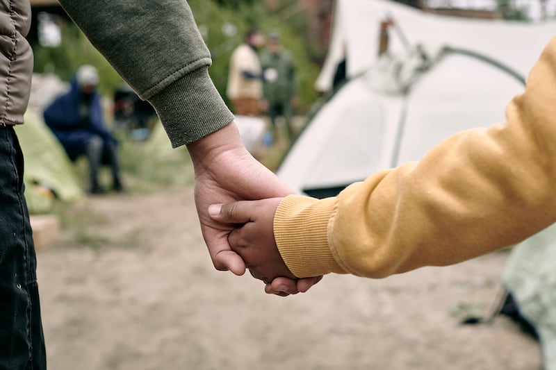 Congresista demócrata exige a Trump detener traslado de 108 niños migrantes detenidos en Arizona