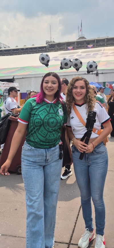 Los outfits en el FIFA Fan Fest estuvieron relacionados con el futbol. (Foto: Ricardo Díaz/El Financiero)