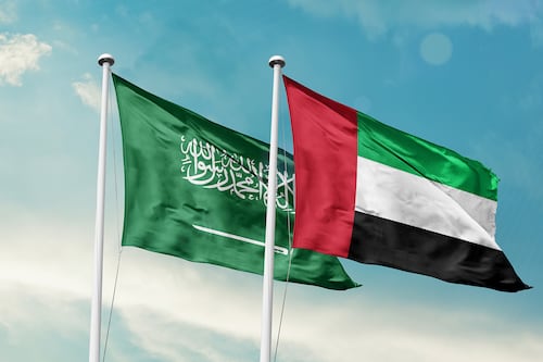 Arabia Saudita y Emiratos Árabes analizan unirse a EU e Israel en la guerra contra Irán