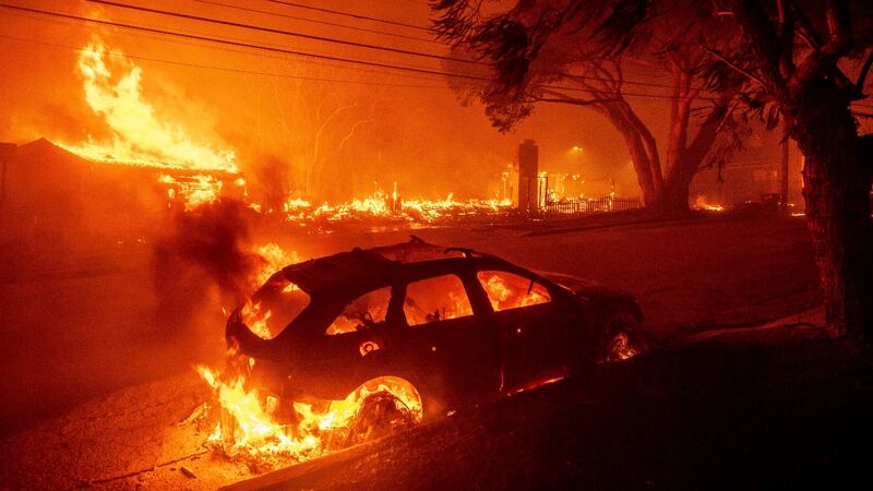 ¿Quién provocó los incendios de Los Ángeles? Autoridades se culpan mutuamente en medio de la tragedia