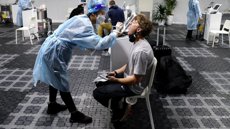 Quinta ola de COVID-19: ¿Qué tan preocupado deberías estar por BA.5, ‘la peor subvariante’?