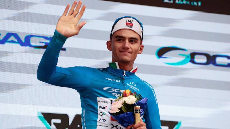 Isaac del Toro mantiene la ‘Maglia Azzurra’: Mexicano es líder tras la etapa 3 de la Tirreno-Adriático 2026