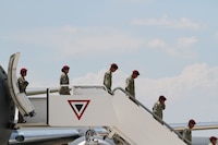 Mexicana de aviación: Especialistas ven riesgo de competencia desleal, opacidad y malgasto