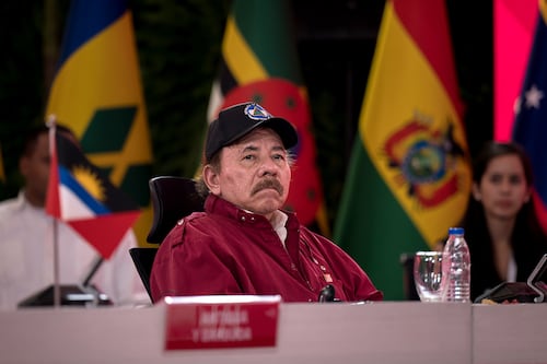 Juez de Argentina ordena el arresto de Daniel Ortega, presidente de Nicaragua, por crímenes vs. derechos humanos