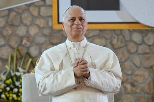 Policía de Chicago investiga una amenaza de bomba en casa de John Prevost, hermano del papa León XVI