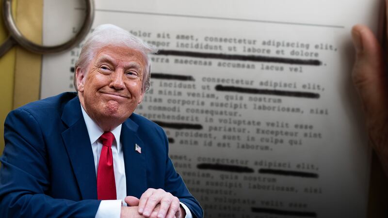 FBI eliminó nombre de Donald Trump de archivos de Jeffrey Epstein, según investigación de Bloomberg