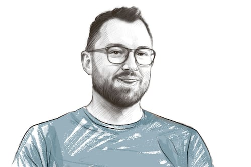 Opella cambia de mando