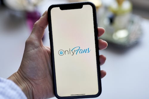 ¿Vender fotos de pies sí deja? OnlyFans podría valer hasta 3 mil 500 mdd con la venta de sus acciones