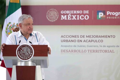 AMLO anuncia apoyo del Gobierno federal para limpiar la bahía de Acapulco