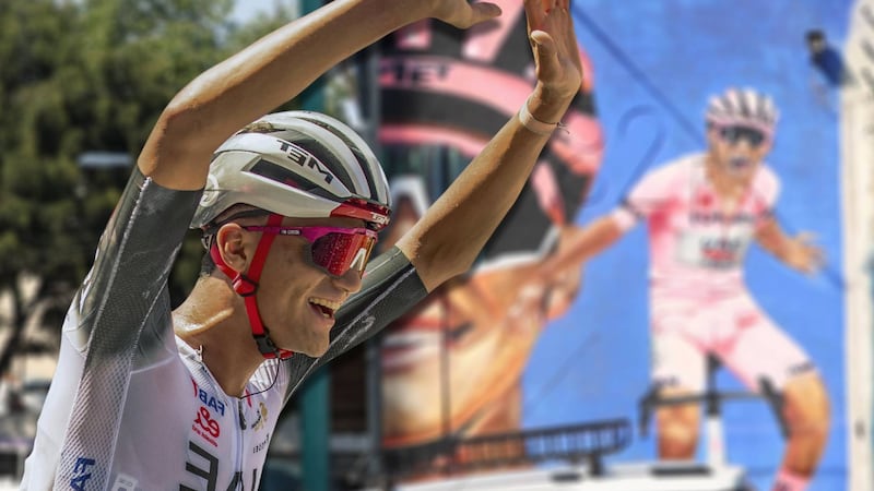 Isaac del Toro está a un paso del liderato del UAE Tour 2026: ¿Cómo le fue al mexicano en la Etapa 3?