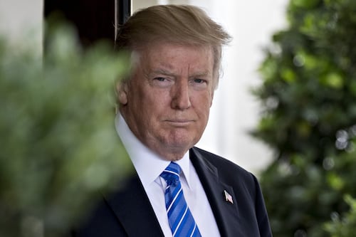 Exfuncionarios de EU se oponen a declaración de emergencia de Trump