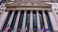 Wall Street sube: Dow Jones gana 0.93% ante expectativa por acuerdo sobre el estrecho de Ormuz