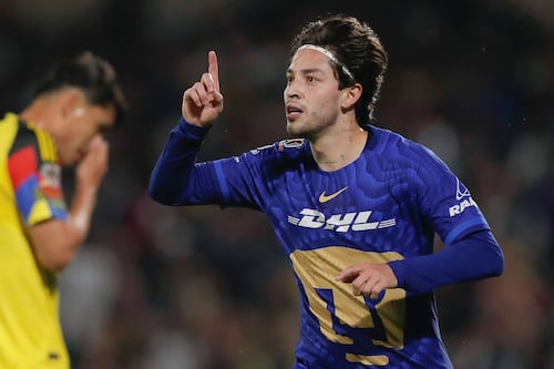 Se salvaron por un poste: Pumas elimina al América tras partidazo en CU