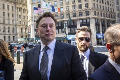 Personal de Tesla visita la oficina de Twitter para revisar el código de la compañía