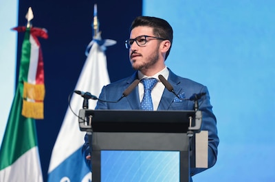 Los abucheos habrían sido un reclamo de los representantes de Coparmex y Canaco.