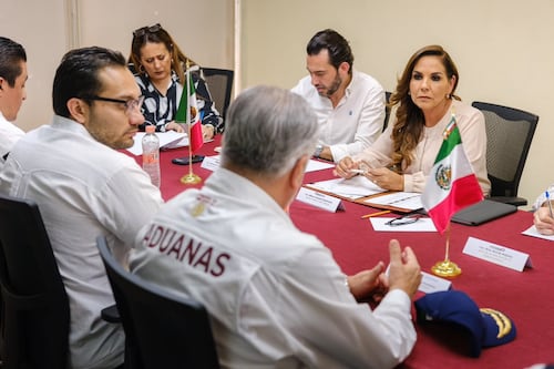 Supervisan Mara Lezama y titular de Aduanas avances de agilización de atención a pasajeros en Aeropuerto de Cancún