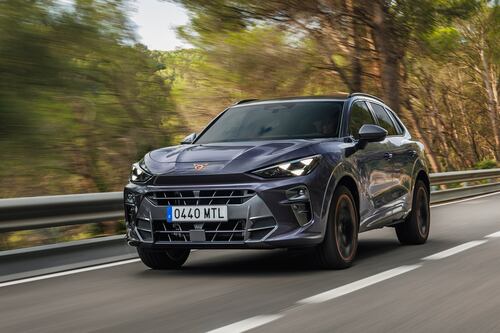 Este SUV híbrido español combina emoción, eficiencia y hasta 123 km eléctricos.