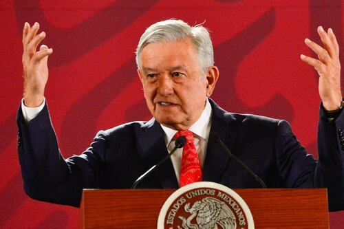 AMLO propone enviar nueva iniciativa para la Ley de Remuneraciones y así evitar amparos
