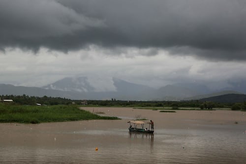 Entra frente frío (fuera de temporada) a México: ¿Qué estados esperan fuertes lluvias este fin de semana?