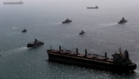 Barcos petroleros ‘esquivan’ el Estrecho de Ormuz: Prevén transportar combustible a través del Mar Rojo