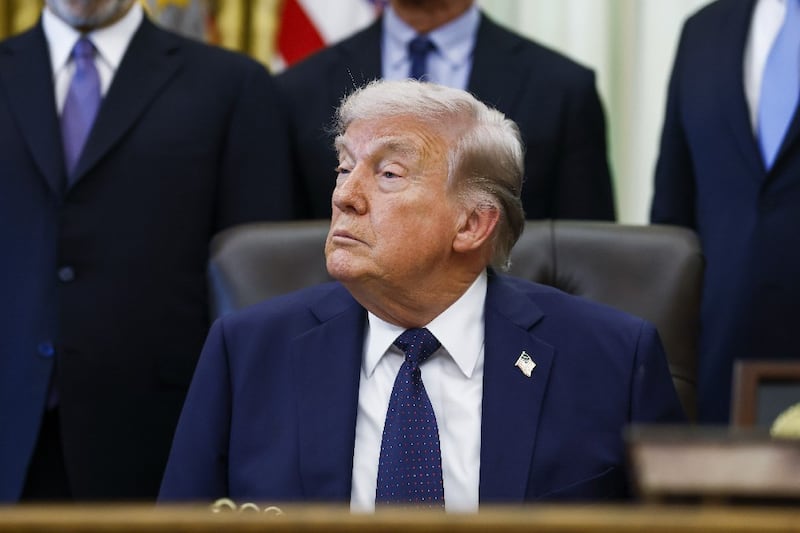 Trump ‘asfixia’ a Irán: Mantiene bloqueo naval para presionar acuerdo de paz
