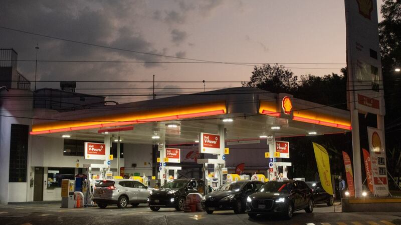 Estos precios no los tiene ni Biden: gasolina en México es hasta 30% más barata que en EU