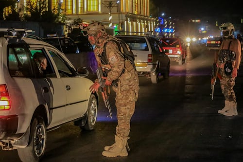 ‘Estalla’ conflicto en Medio Oriente: Pakistán bombardea Kabul y entra en ‘guerra abierta’ con Afganistán