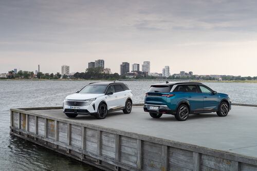 La dupla que combina diseño felino, más potencia y tecnología avanzada.