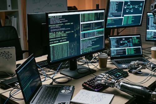Hey, Meta: Empresa que una de sus IA accedió a internet y hackeo a otra empresa