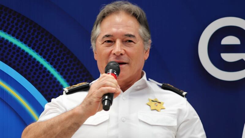 ¿Está en Brasil o México? Exsecretario de Adán Augusto es visto en playa de Tabasco; dudan de orden de captura