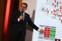 Lonas de Profeco exhiben a más gasolineras que ‘se vuelan la barda’: Se extienden a 12 estados