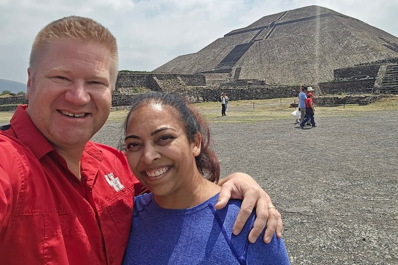 Un bombero y una médica de Houston auxiliaron a víctimas de balacera en Teotihuacán: ‘Fue surreal’