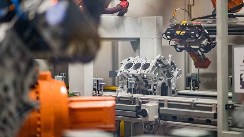 Coloca Fitch calificaciones de Nemak en observación negativa