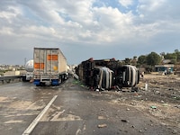 (VIDEO) Carambola en la México-Querétaro cierra carriles rumbo a CDMX: Choque fue entre un trailer y autos