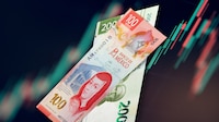 Peso avanza ‘leeento’ ante el dólar tras primer informe de Gobierno de Sheinbaum: Así cerró HOY