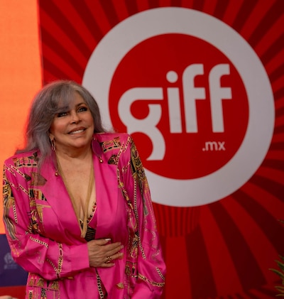 Verónica Castro estudió una licenciatura cuando estaba embarazada de Cristian. (Foto: Cuartoscuro)