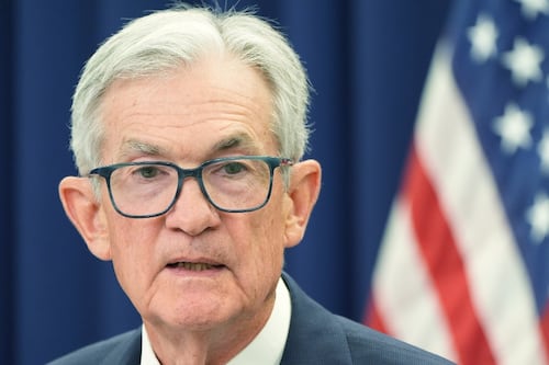 La Fed se divide: Mayoría pide esperar una baja en la inflación antes de nuevos recortes a las tasas