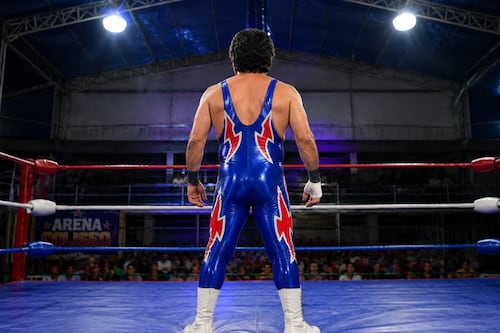 Muere el luchador ‘Piloto Suicida’ en plena función en Ciudad Juárez; cayó de la tercera cuerda