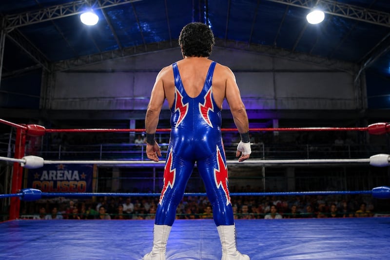 Muere el luchador ‘Piloto Suicida’ en plena función en Ciudad Juárez; cayó de la tercera cuerda