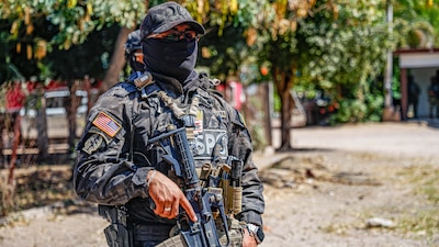 Imagen ilustrartiva. La captura de los hermanos Martínez ha desatado operativos al sur de Sinaloa
(Foto: JOSÉ BETANZOS ZÁRATE/CUARTOSCURO)